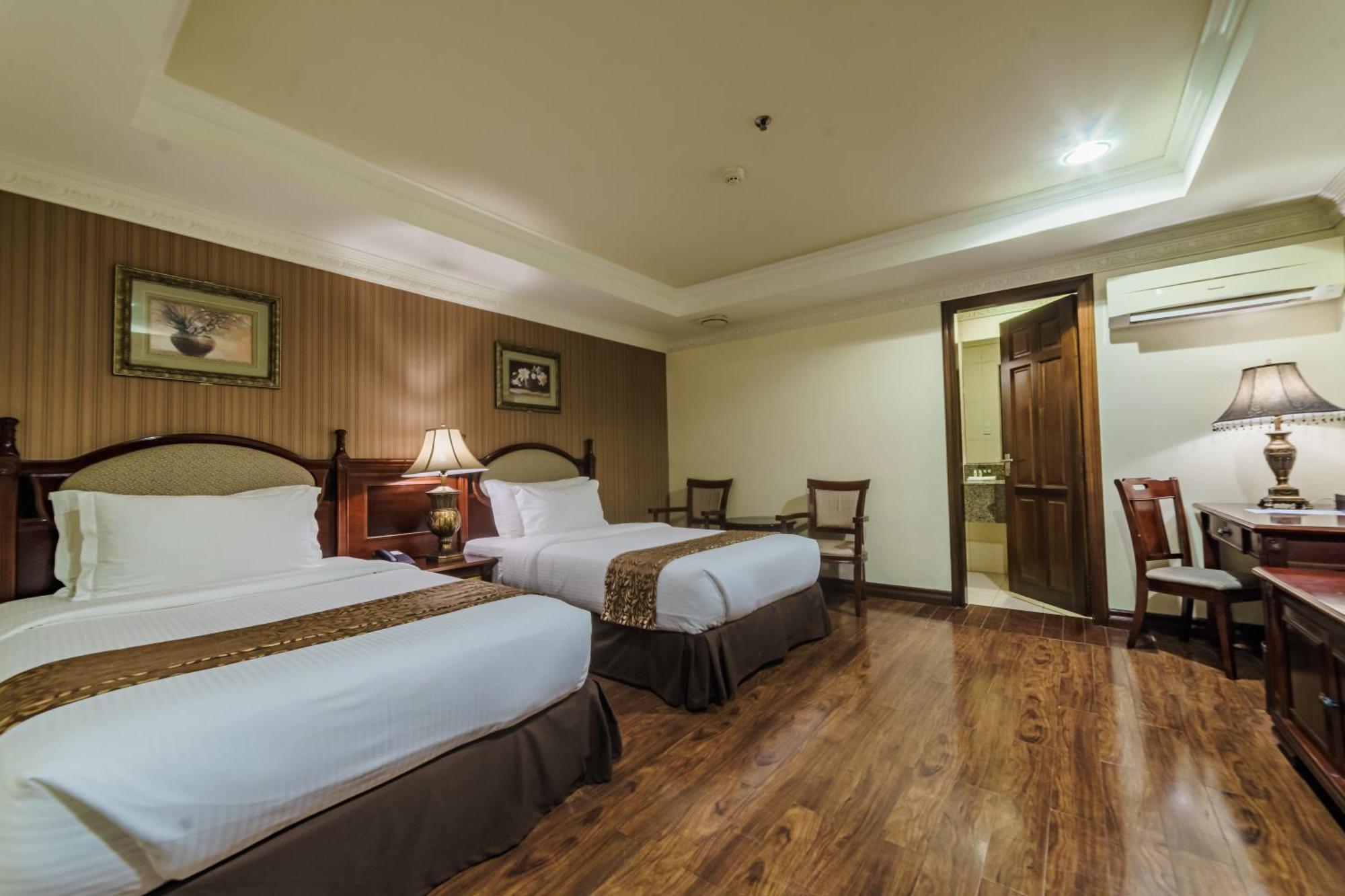 Villa Caceres Hotel Naga  Esterno foto