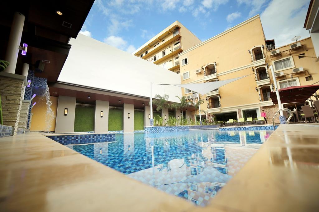 Villa Caceres Hotel Naga  Esterno foto